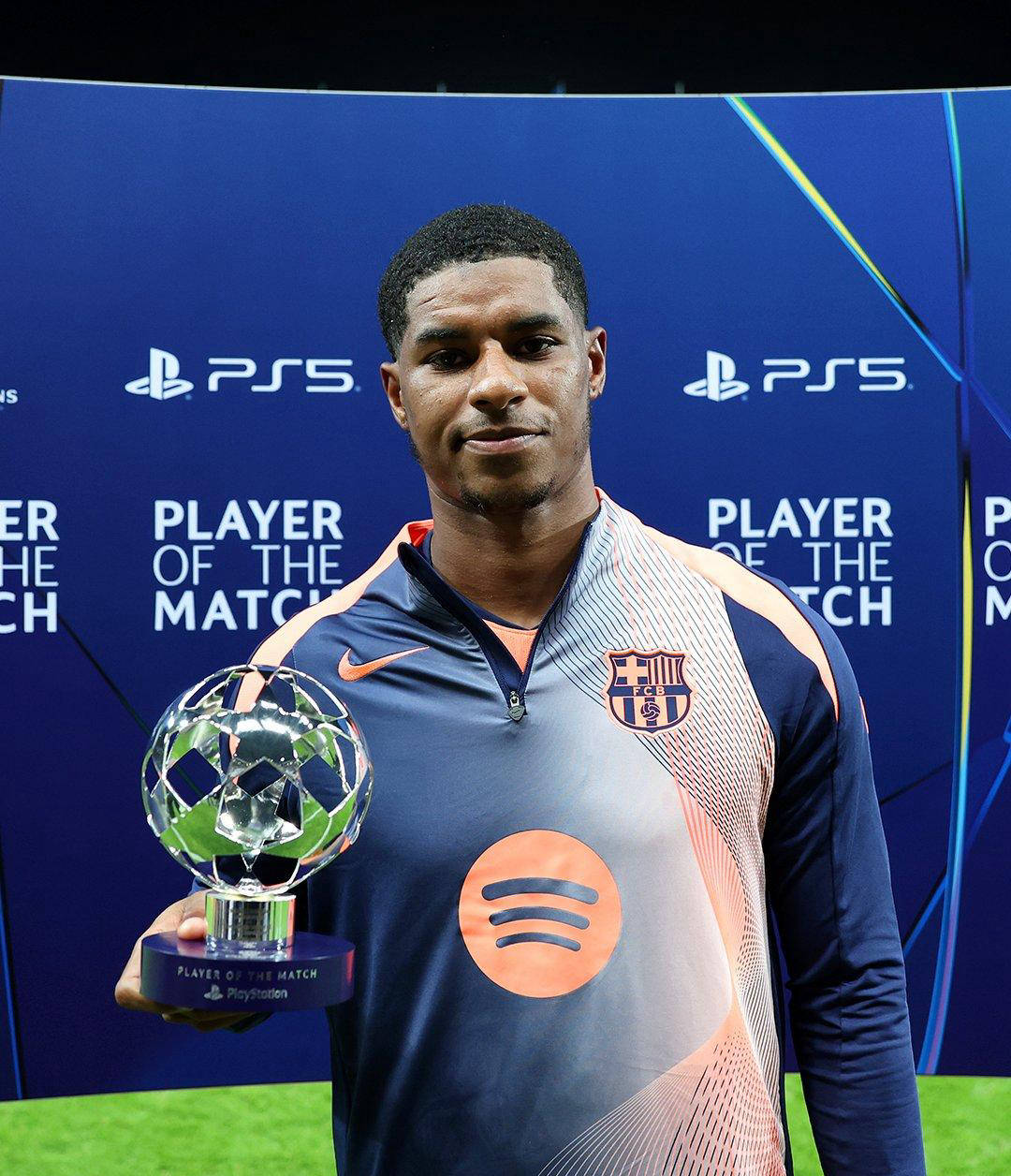 拉什福德欧冠上演帽子戏法,头球破门惊艳全场!挥泪告别曼联?