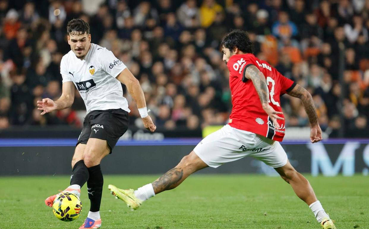 26岁皇马旧将挺身而出,瓦伦西亚主场顽强逼平马略卡,成功避免西甲两连败